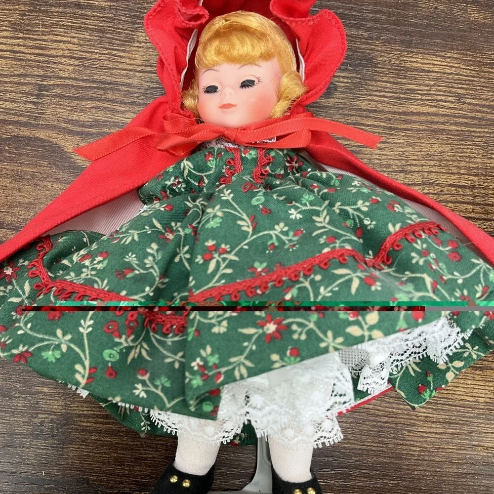 Madame Alexander Miniature Little Red Riding Hood 8 Inch Doll w Tags & Box